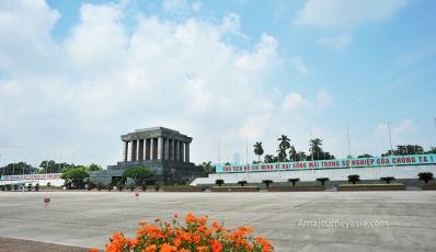 Visiting Ho Chi Minh Mausoleum Complex