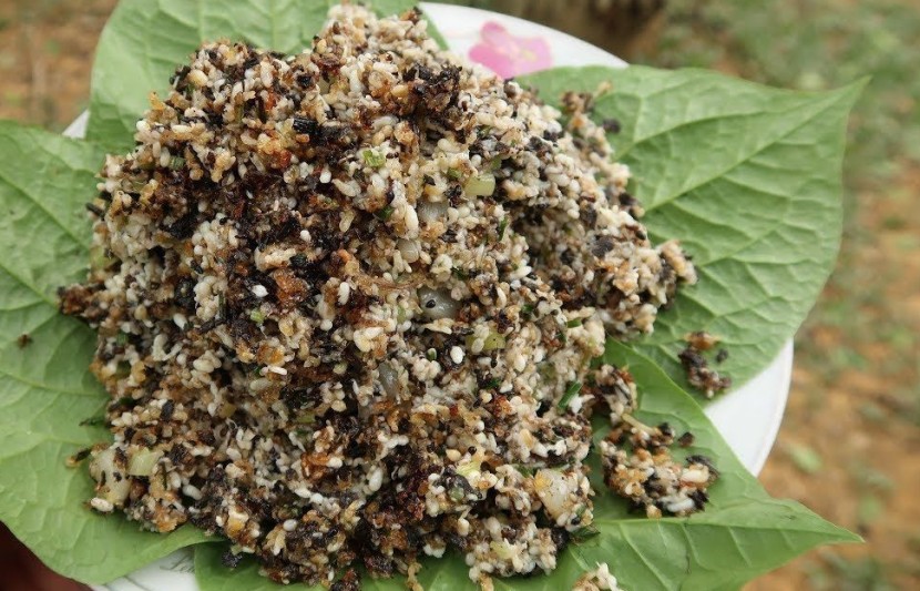 ant-egg-sticky-rice-ninh-binh