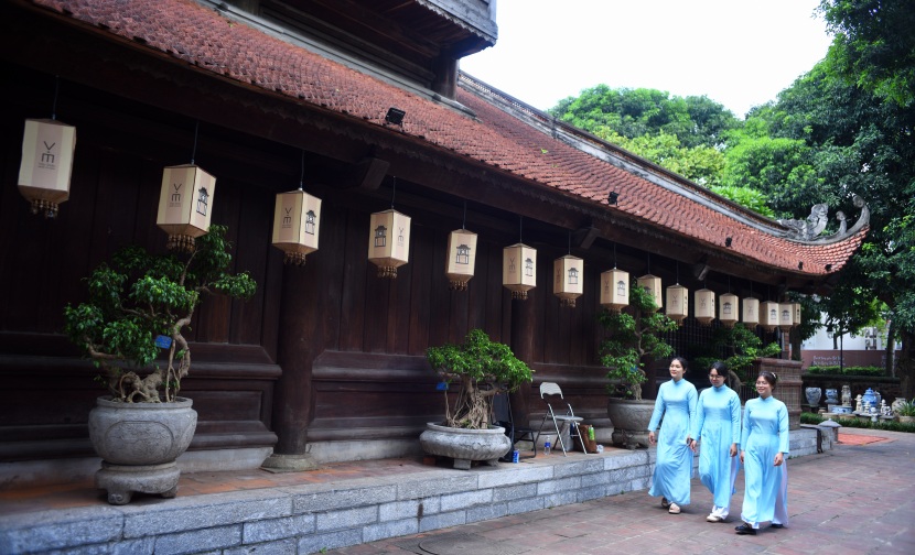ao-dai-hanoi-temple-literature-photo-tour