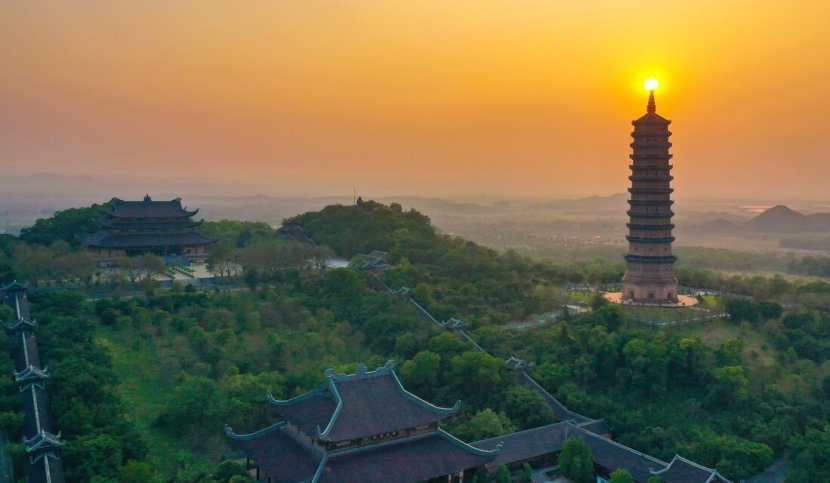 bai-dinh-pagoda-sunset