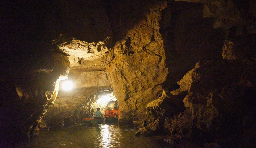 boat-cave-trang-an