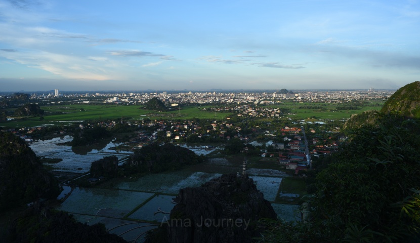 dancing-cave-ninh-binh-sunset