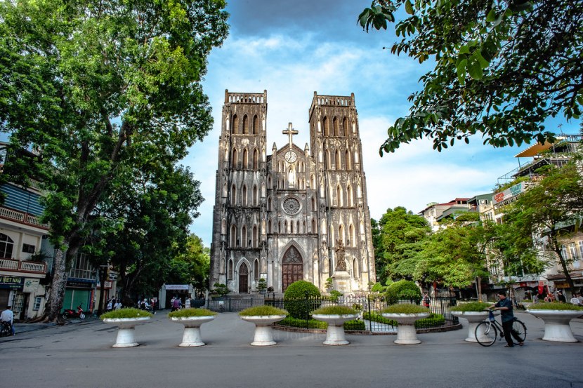hanoi-cathedral-photo-tour