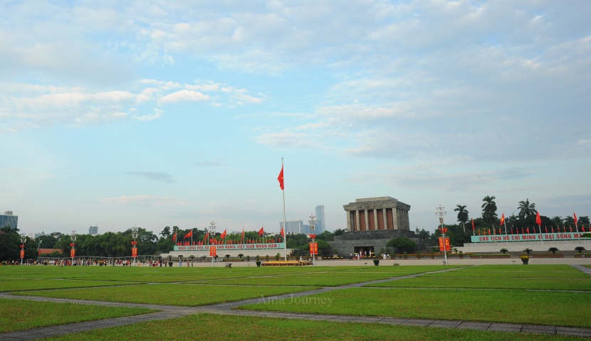ho-chi-minh-mausoleum-autumn-season