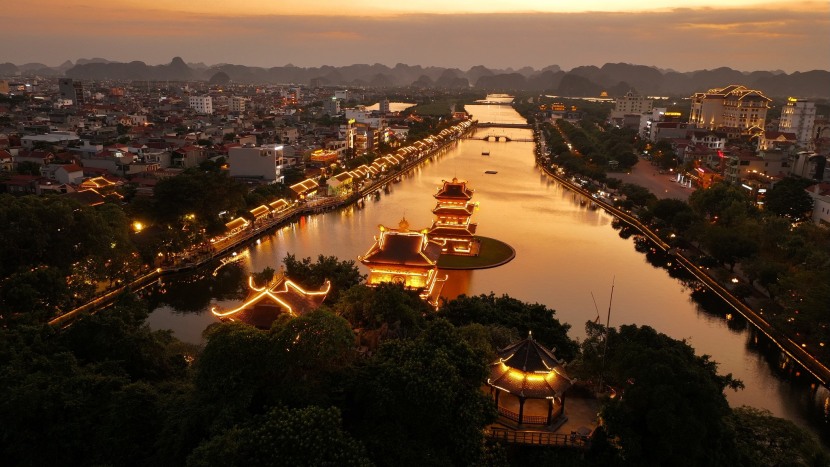 hoa-lu-ancient-town-sunset