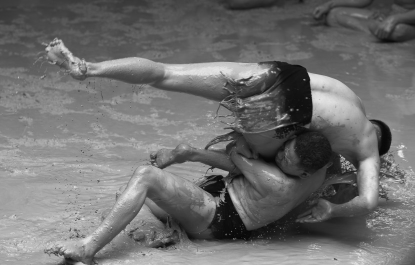 mud-ball-wrestling-van-village