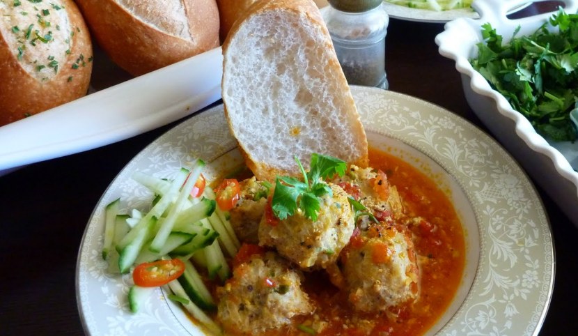 pork-meatball-bread-dalat