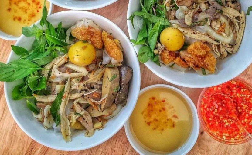 steamed-flat-cake-chicken-giblets