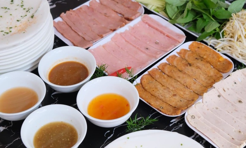 steamed-flat-cake-tower-dalat
