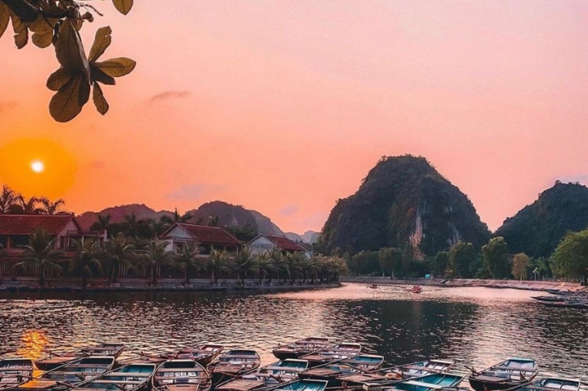 tam-coc-ninh-binh-sunset