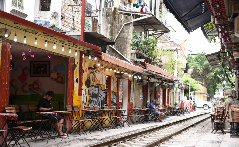 train-street-hanoi
