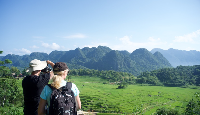 Vietnam Tour from Mountains to Beaches