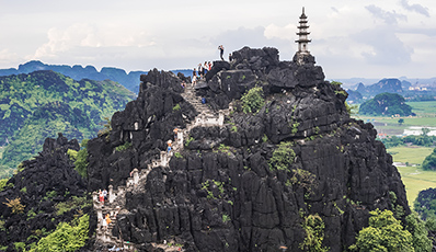 Ninh Binh visiting: Mua Cave - Hoa Lu - Tam coc boat trip