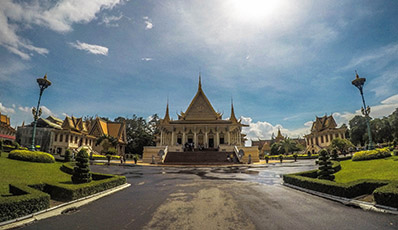 Phnom Penh city tour - Fly to Siem Reap