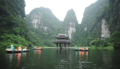 Ninh Binh - Mua Dancing cave - Trang An boat trip - Hanoi 